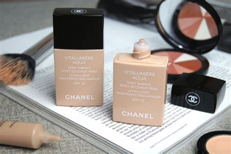 chanel vitalumiere aqua compact foundation review|Chanel vitalumiere liquid foundation.